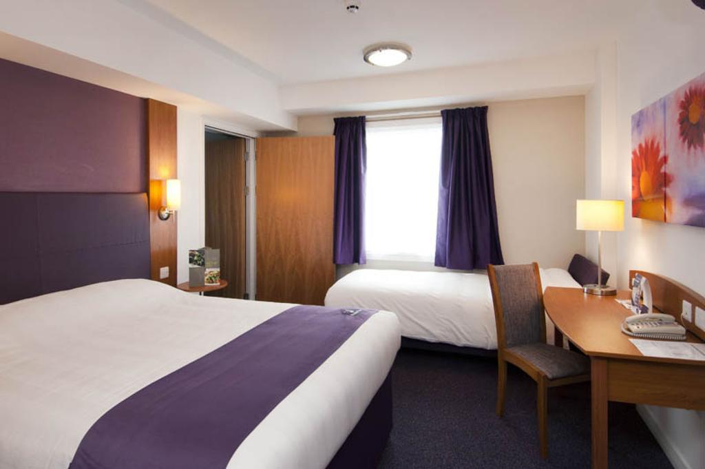 Premier Inn London Twickenham Stadium Room photo