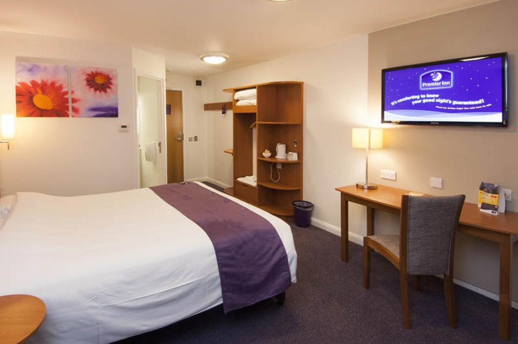 Premier Inn London Twickenham Stadium Exterior photo