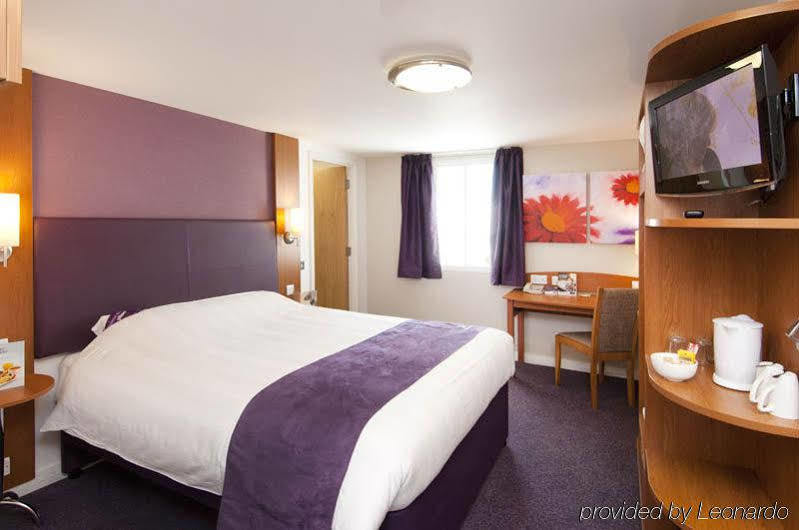 Premier Inn London Twickenham Stadium Exterior photo