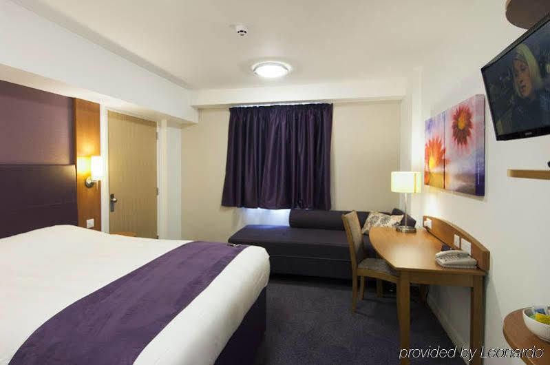 Premier Inn London Twickenham Stadium Exterior photo